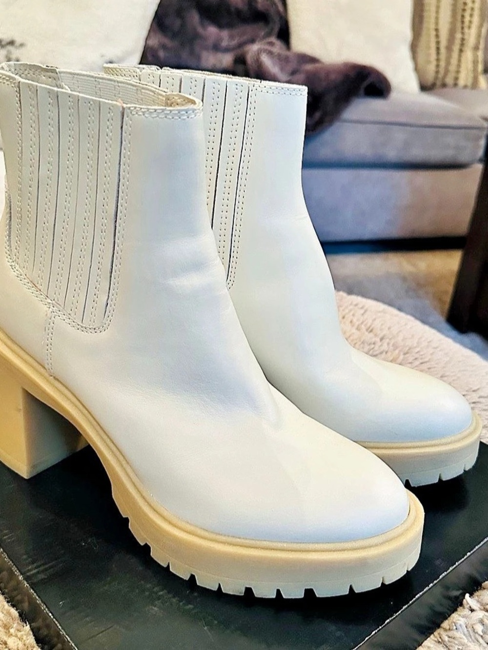 Dolce Vita Lug Sole Chelsea Boot in cream sz 8.5